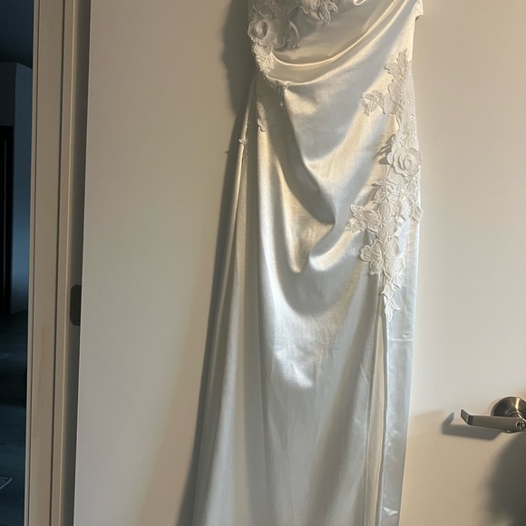 Hello Molly White Satin Midi Strapless Dress with Lace Detailing - Picture 12 of 12